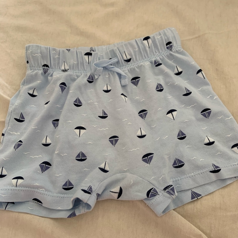 H&M 4-6M shorts